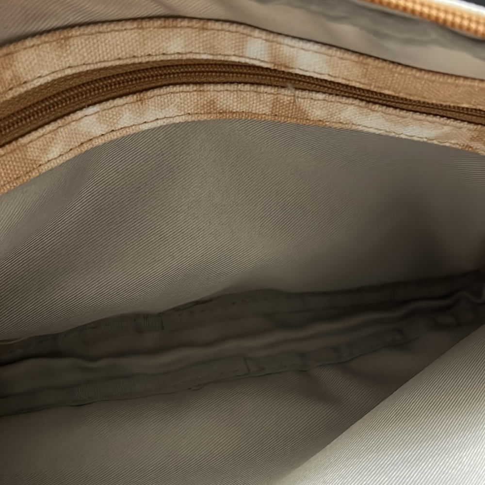 All Zipped Up Crossbody Pursed - Picture 4 of 10